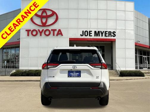 2024 Toyota RAV4 LE