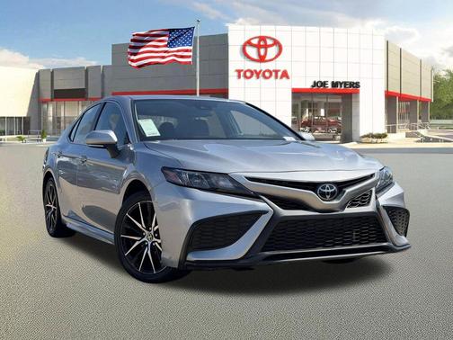 Celestial Silver Metallic 2024 Toyota Camry SE
