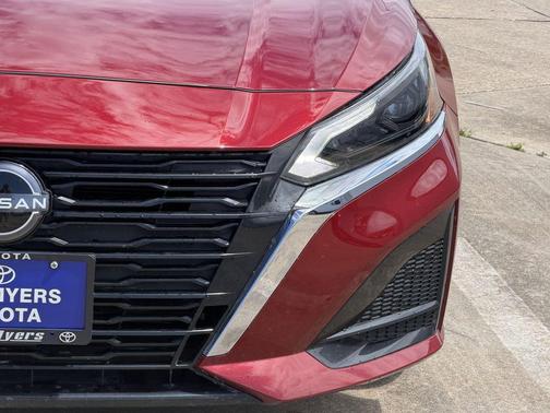 Scarlet 2025 Nissan Altima 2.5 SV