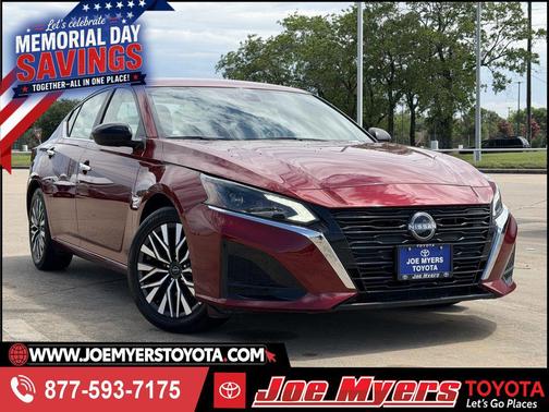 Scarlet 2025 Nissan Altima 2.5 SV