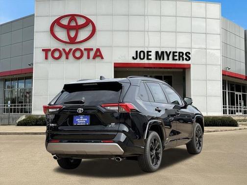 2025 Toyota RAV4 Hybrid SE