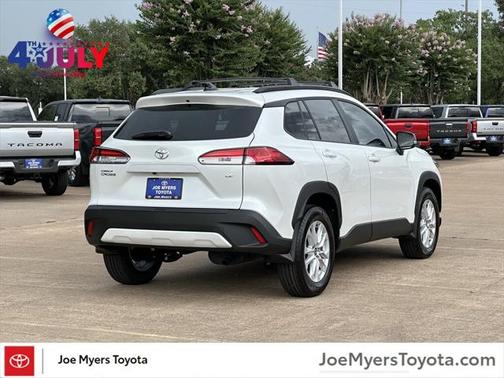 2025 Toyota Corolla Cross LE
