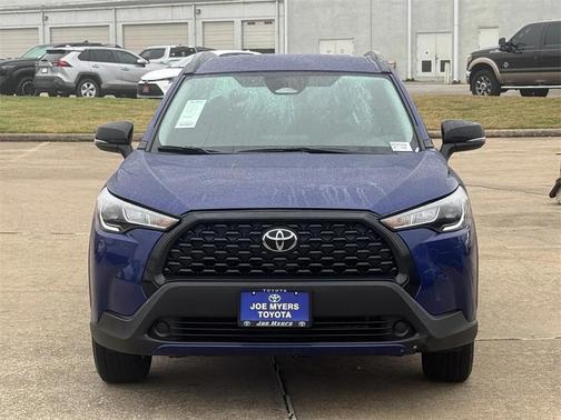2025 Toyota Corolla Cross LE
