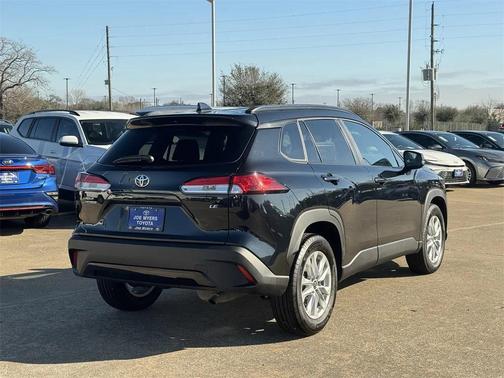 2025 Toyota Corolla Cross LE