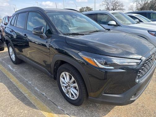 2025 Toyota Corolla Cross LE