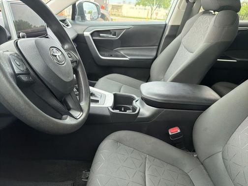 Ice 2024 Toyota RAV4 XLE