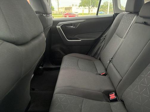Ice 2024 Toyota RAV4 XLE