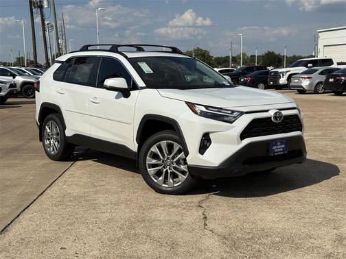 2025 Toyota RAV4 XLE Premium