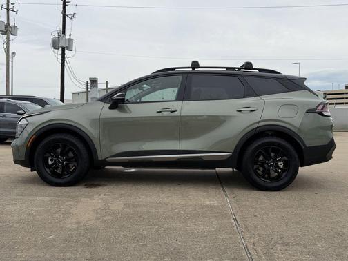 Jungle Green/Ebony Black Roof 2024 Kia Sportage S