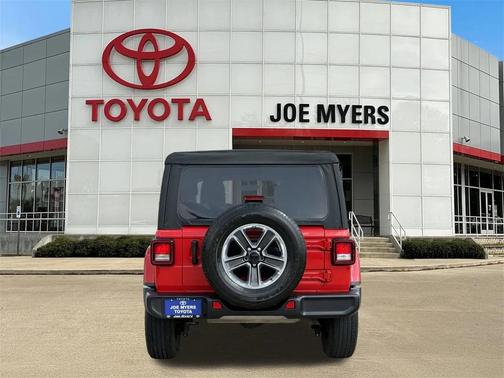 2023 Jeep Wrangler 4-Door Sahara 4x4