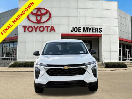 2025 Chevrolet Trax LS