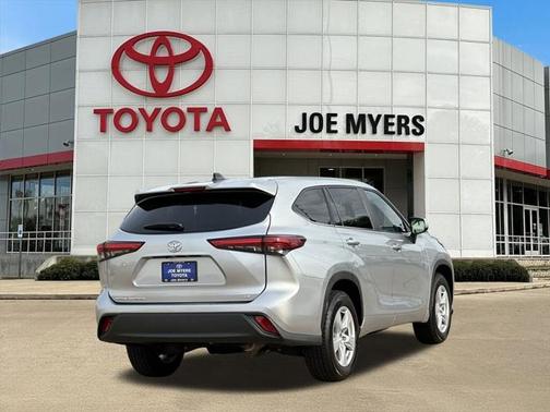 2023 Toyota Highlander LE