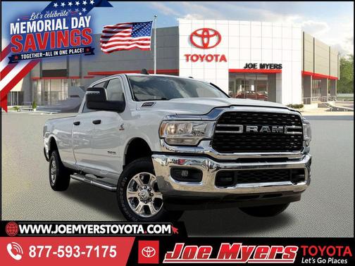 Bright White Clearcoat 2024 RAM 2500 Big Horn Crew Cab 4x4 8' Box