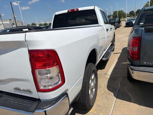 Bright White Clearcoat 2024 RAM 2500 Big Horn Crew Cab 4x4 8' Box