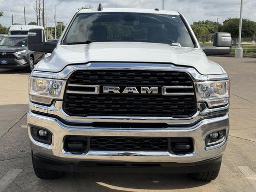 Bright White Clearcoat 2024 RAM 2500 Big Horn Crew Cab 4x4 8' Box