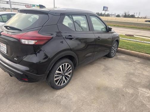 2024 Nissan Kicks SV