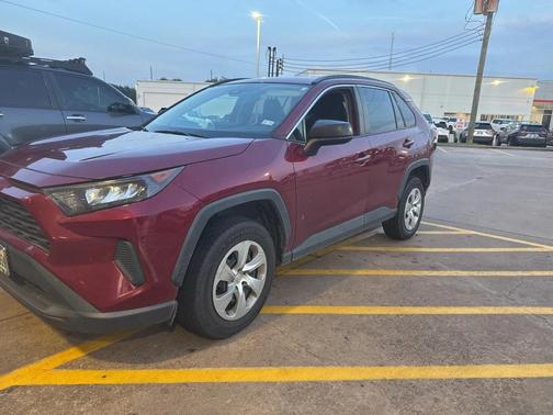 2019 Toyota RAV4 LE