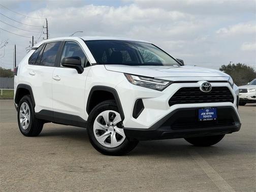 2025 Toyota RAV4 LE