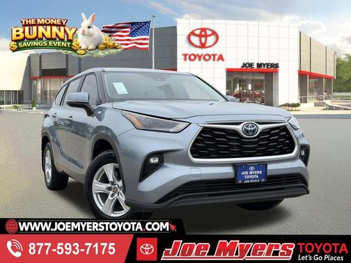 Moon Dust 2023 Toyota Highlander Hybrid LE