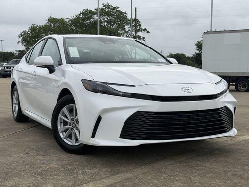 Ice Cap 2026 Toyota Camry LE
