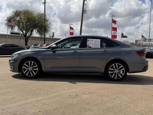 2025 Volkswagen Jetta 1.5T SE