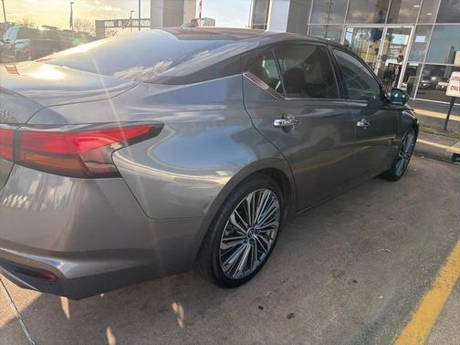 2023 Nissan Altima 2.5 SL