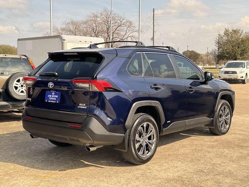 2024 Toyota RAV4 Hybrid XLE Premium