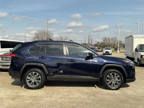 2024 Toyota RAV4 Hybrid XLE Premium