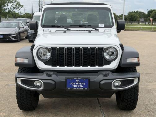 Bright White Clearcoat 2024 Jeep Gladiator Sport
