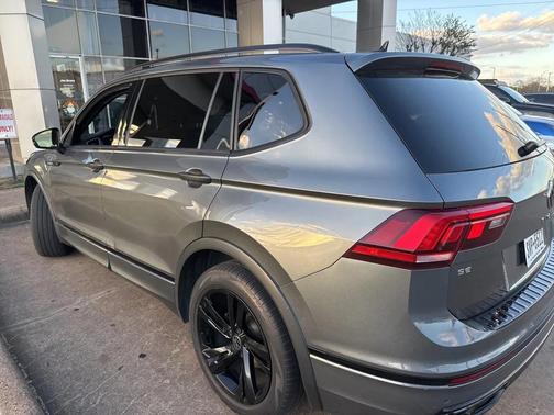 2023 Volkswagen Tiguan 2.0T SE R-Line Black