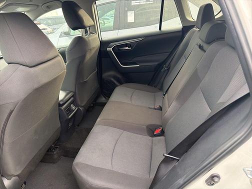 Ice Cap 2025 Toyota RAV4 XLE