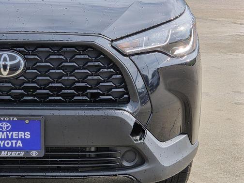 Jet Black 2025 Toyota Corolla Cross L