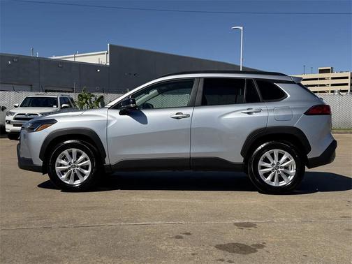 2025 Toyota Corolla Cross LE