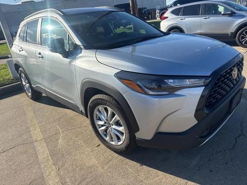 2025 Toyota Corolla Cross LE