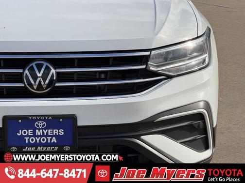 Pure White 2024 Volkswagen Tiguan 2.0T SE