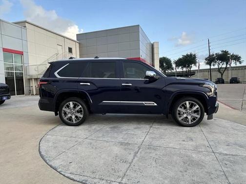 2025 Toyota Sequoia Base