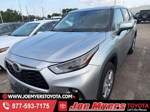 Celestial Silver Metallic 2024 Toyota Highlander LE