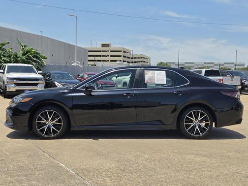 Midnight Black Metallic 2024 Toyota Camry SE