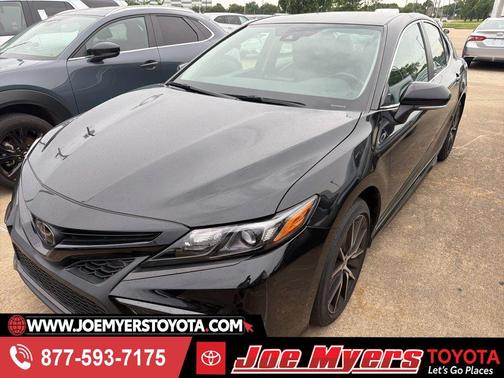 Midnight Black Metallic 2024 Toyota Camry SE
