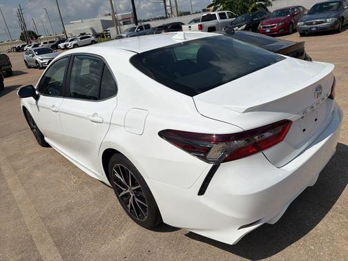 Ice Cap 2024 Toyota Camry SE