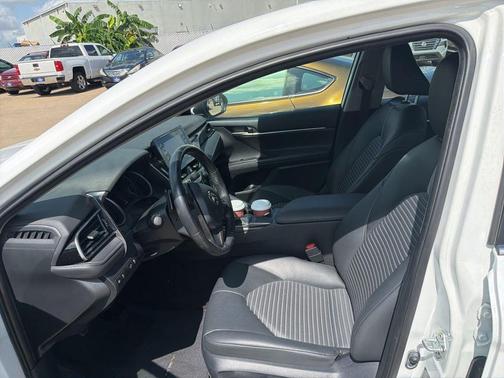 Ice Cap 2024 Toyota Camry SE