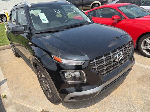 Onyx Black 2025 Hyundai VENUE SEL