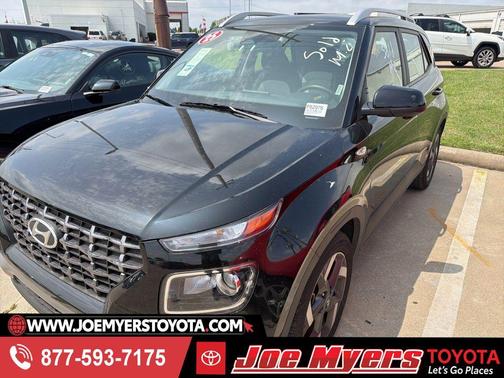 Onyx Black 2025 Hyundai VENUE SEL