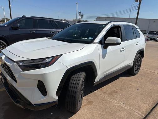 2024 Toyota RAV4 Hybrid SE