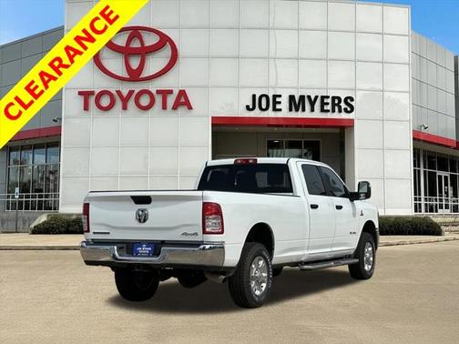 2024 RAM 3500 Big Horn Crew Cab 4x4 8' Box