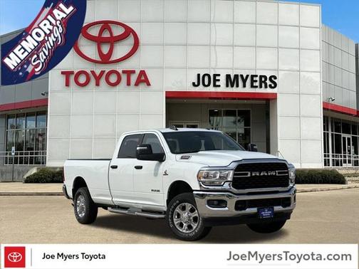 2024 RAM 3500 Big Horn Crew Cab 4x4 8' Box