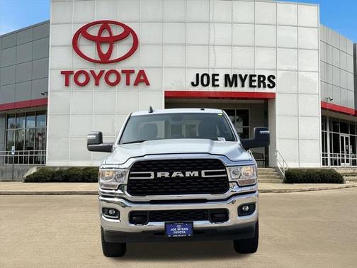 2024 RAM 3500 Big Horn Crew Cab 4x4 8' Box