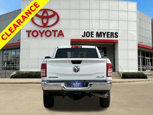 2024 RAM 3500 Big Horn Crew Cab 4x4 8' Box