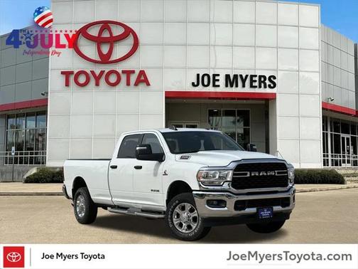 2024 RAM 3500 Big Horn Crew Cab 4x4 8' Box