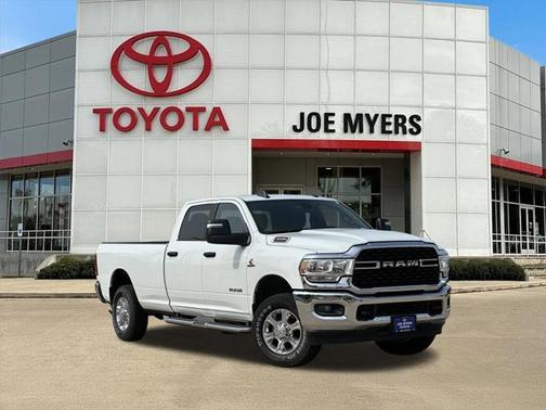 2024 RAM 3500 Big Horn Crew Cab 4x4 8' Box